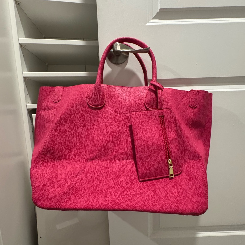 Pink carry all. New